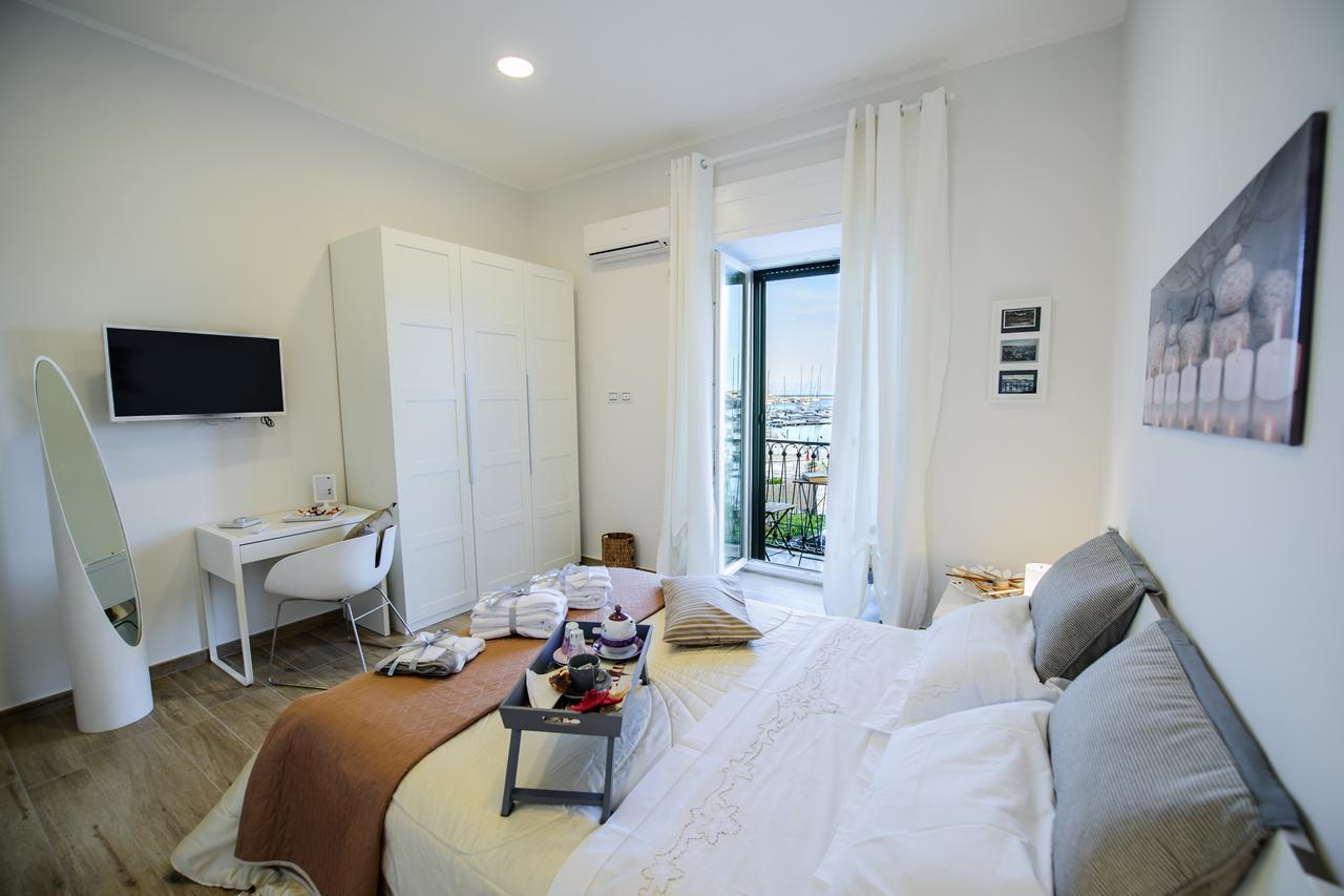 Margherita'S Apartment Salerno Ngoại thất bức ảnh