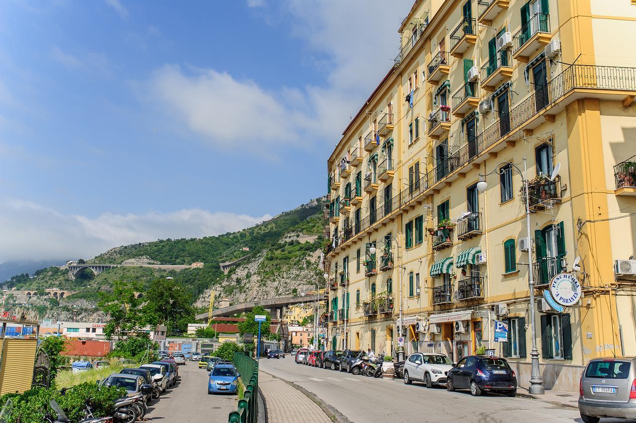 Margherita'S Apartment Salerno Ngoại thất bức ảnh